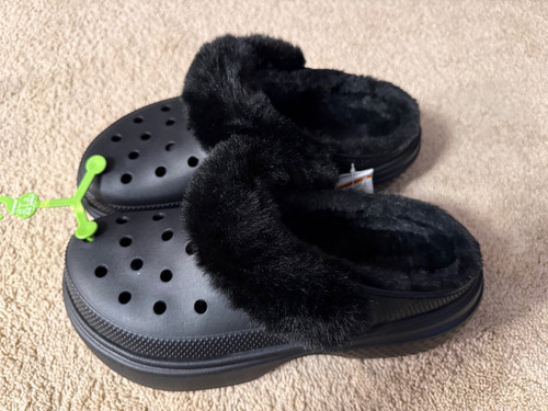 Nwt crocs stomp lined - stomp,