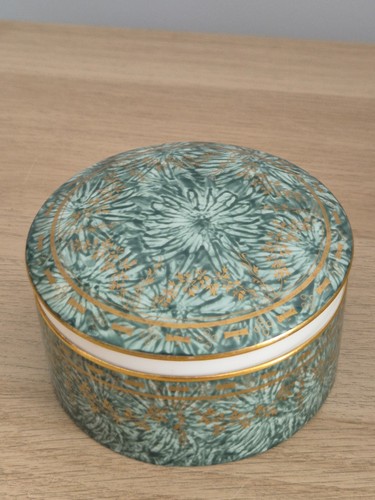 Royal worcester large lidded - royal,