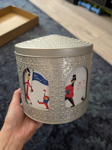 2022 queen s platinum - m&s,, queen's