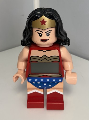 Large lego wonder woman - lego,
