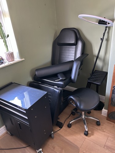 Quality tattoo furniture - tattoo, job