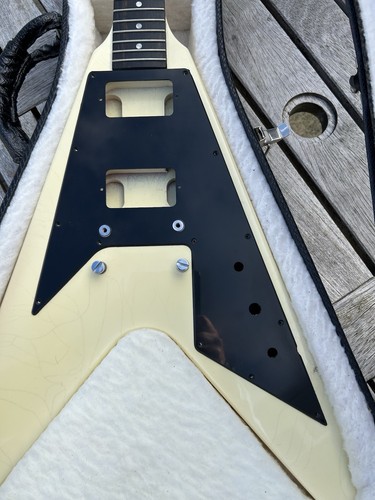 Flying pickguard to fit - flying,
