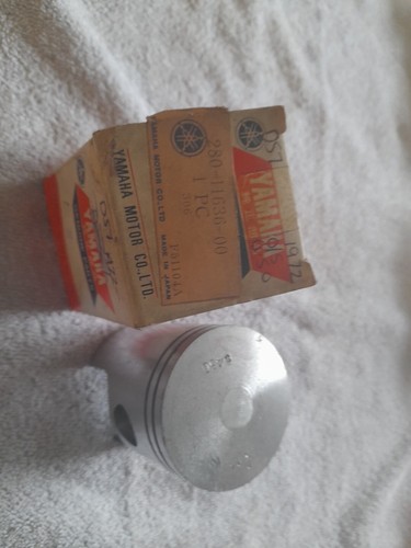 Yamaha ds7 yds7 piston genuine - yamaha,