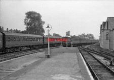 PHOTO  2 X 3 CAR SUBURBAN DMU