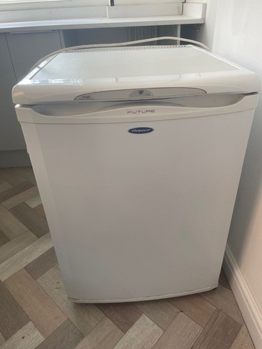Hotpoint 75l mini fridge - mini,