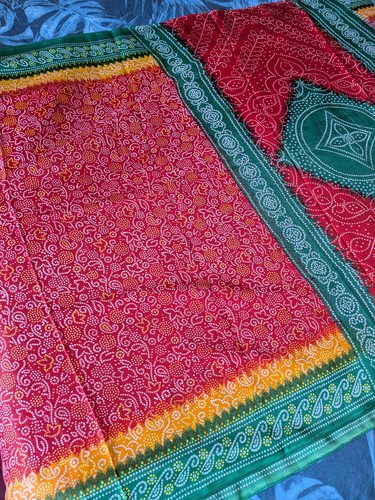 Silky green yellow - green,, red