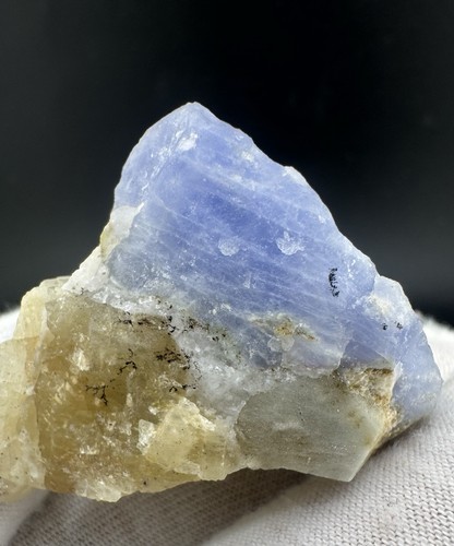Hackmanite rough crystal - crystal, 36g