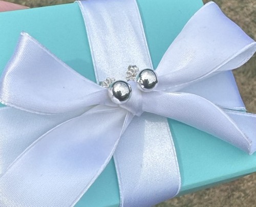 Tiffany hardwear round - &,