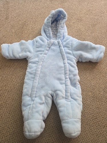 Snow suit 3 months - to,