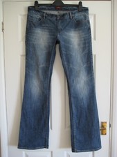 Y2K Early 2000`s Vintage Oasis