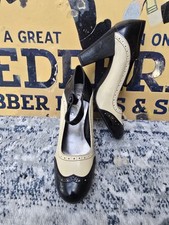 Vintage 1930s 1940s Style
