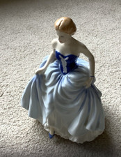 ROYAL DOULTON 8 1/2ins FIGURE SUSAN HN4532 CLASSIC FIGURE OF THE YEAR 2004