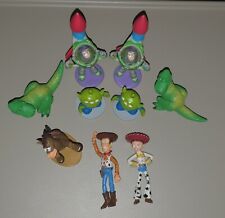 2001 DISNEY PIXAR TOY STORY BUZZ LIGHTYEAR  FIGURES/CAKE TOPPER X2 PLUS FRIENDS 