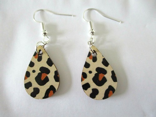 Wooden leopard print teardrop - print,