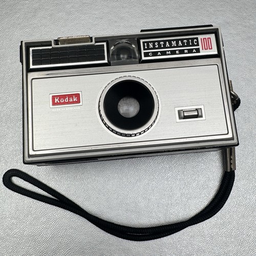 Kodak instamatic 100 camera - instamatic,