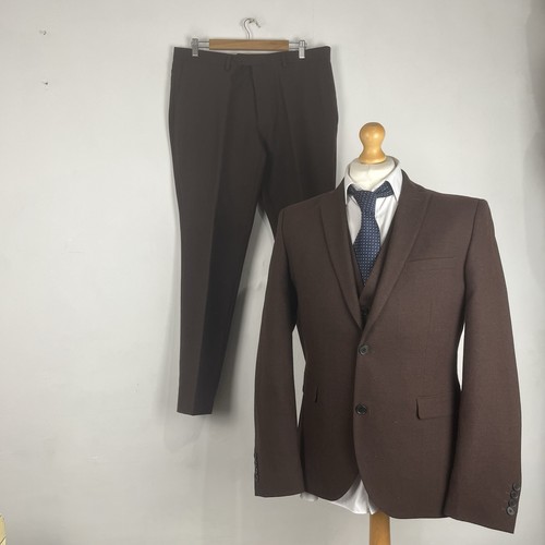 Next piece suit men 42r - 3, men's