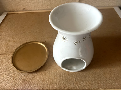 Yankee candles wax burner with - candles,