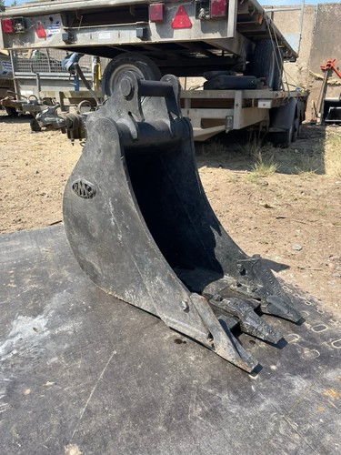 Brand new bmc digger bucket - new,