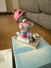 Me To You Scooting Around Town