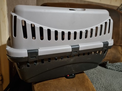Pet transporter travel carrier - transporter,