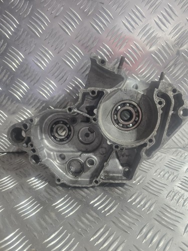 125 2004 left engine - rm, case