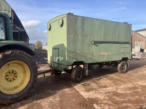 Living trailer shepherds hut - living,