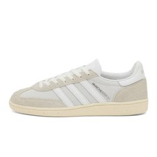 Adidas end manchester - manchester, 89