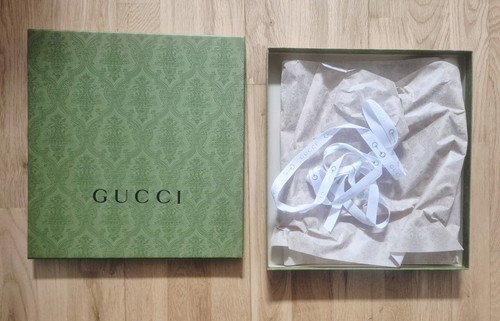 Gucci gift box with branded - gucci,