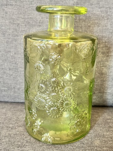 Embossed green glass - green,
