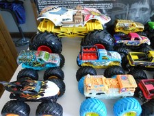 Hot wheel monster trucks 1:64