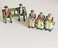 ZE76:  Vintage Britains  Lead Seated Men & Woman Figures x 5 & Seats x 2  - 1:32