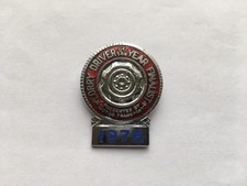 1976 LORRY DRIVER OF THE YEAR FINALIST PRESENTED BY MOTOR TRANSPORT ENAMEL BADGE