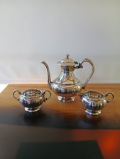Silver Plated Tea Set: Oneida