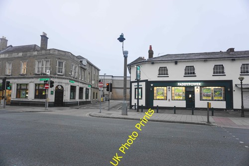 Photo bank and betting - and,