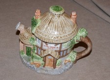 A Leonardo collection Decorative teapot, The Dog & Duck Excellent condition