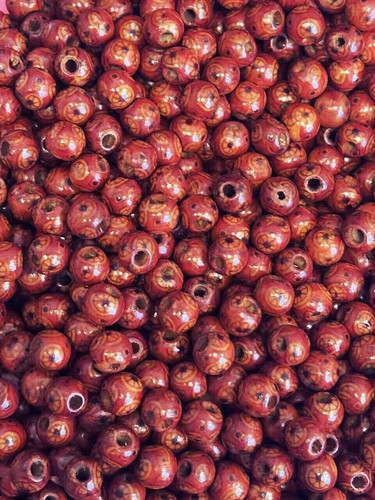 Red patterned wooden beads - red,