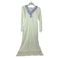 VTG Vanity Fair Ivory Nylon