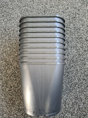 Litre black plastic - 3,