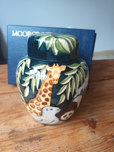Moorcroft pottery collectors - moorcroft,