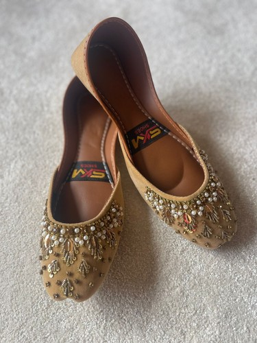 Beautiful gold khussa - khussa, shoes
