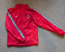 Charlton Athletic Mitre Football Waterproof Rain Jacket Size Medium, Junior Reds