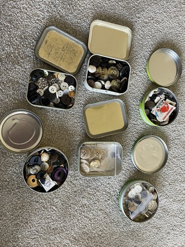 Job lot vintage buttons - lot,