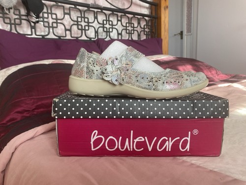 Brand new boulevard - new,