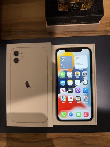 Apple iphone mint - 11, condition