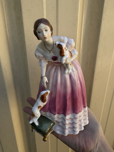 Royal doulton figurine - royal,