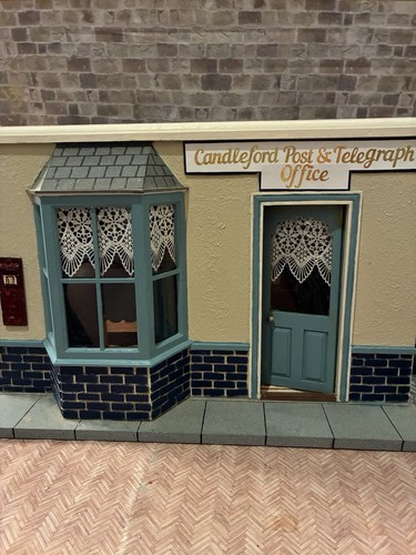 Dolls house scale - dolls, 1/12