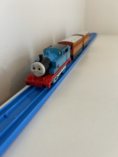Tomy trackmaster thomas train - tomy,