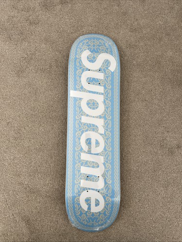 Fw21 supreme celtic knot - supreme,