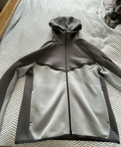 New never worn - never, tech