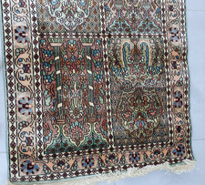 NEW  Amazing condition Kashmir Silk On Silk Rug 125cm x 80cm